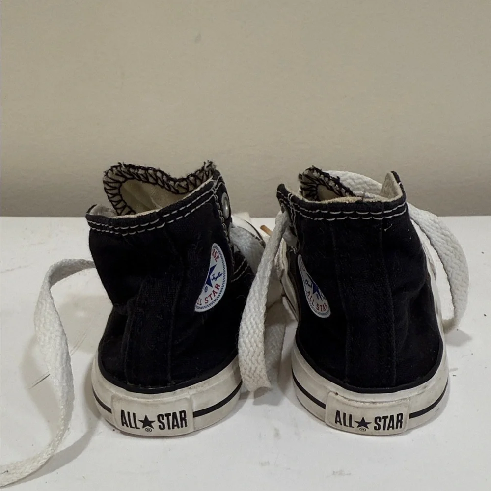 Converse Toddler Kids High Tops Black and White Sneakers (sz 4)